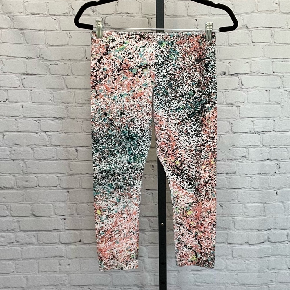 Nike Speckled Printed Cropped Leggings Size Medium